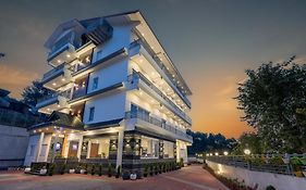 Stone Wood Hotel Dharamshala